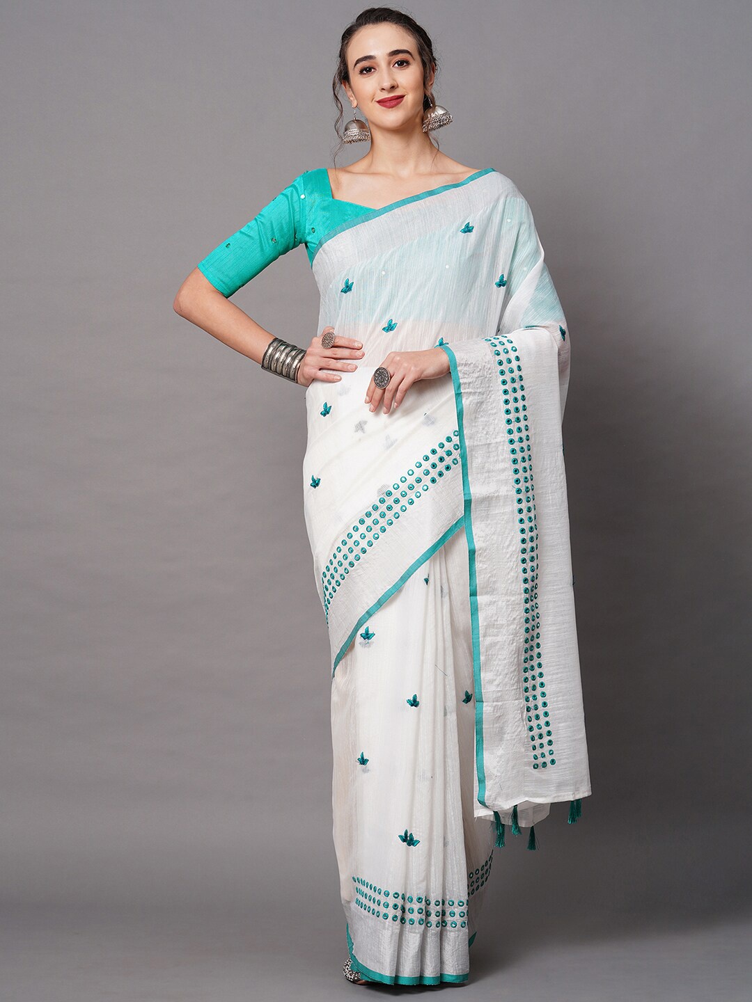 

Mitera Off White & Green Floral Embroidered Linen Blend Saree