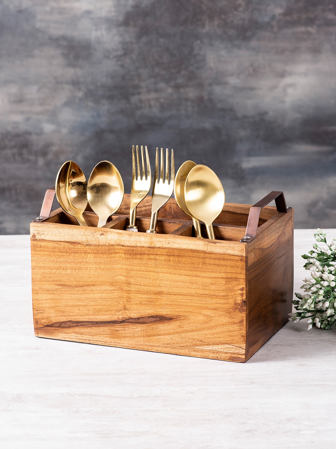 

nestroots Brown Solid Cutlery Holder