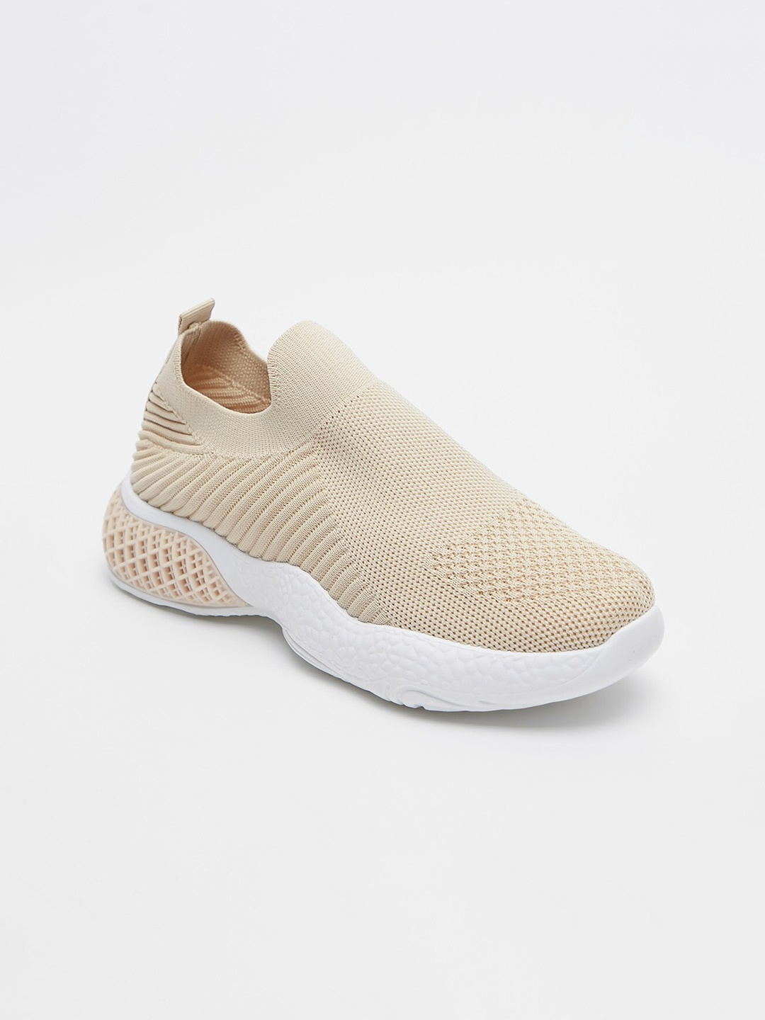 

shoexpress Women Beige Textile Training or Gym Non-Marking Shoes