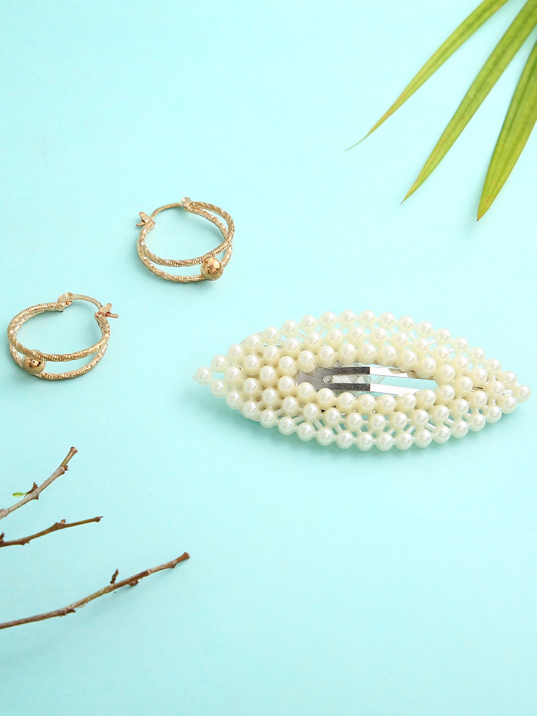 

justpeachy Gold-Toned Contemporary Drop Earrings