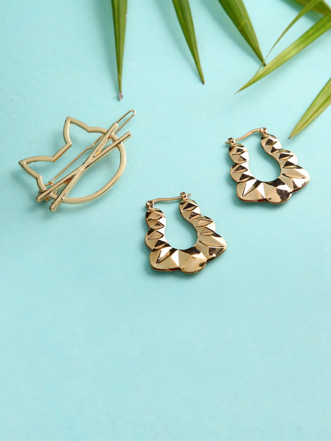 

justpeachy Gold-Toned Contemporary Studs Earrings