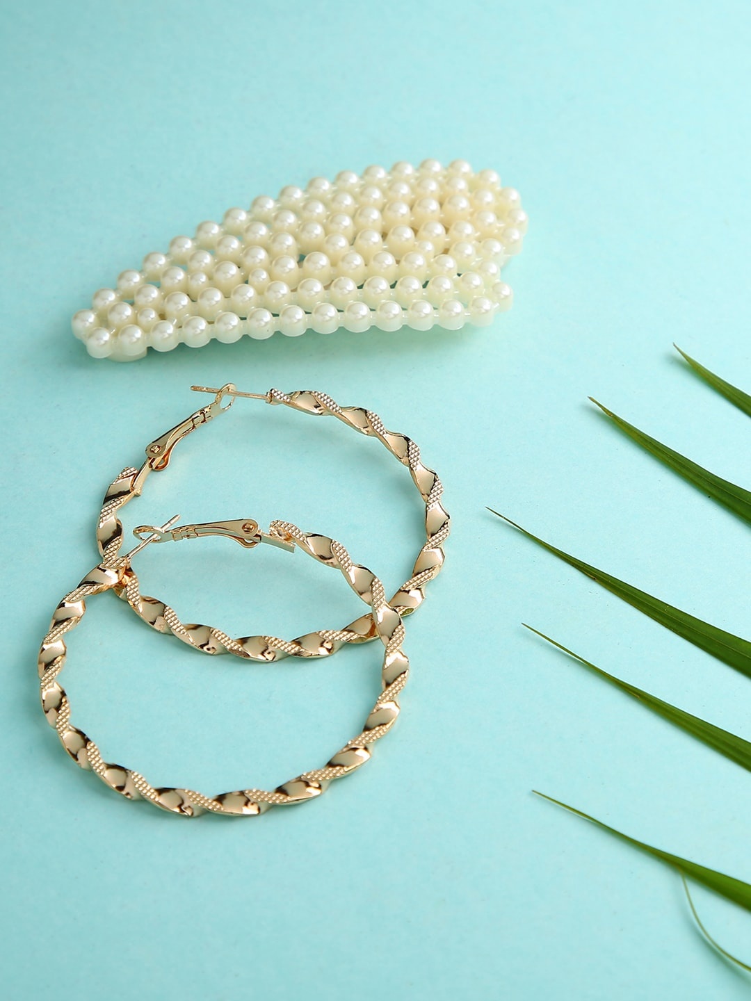 

justpeachy Gold-Toned Contemporary Hoop Earrings