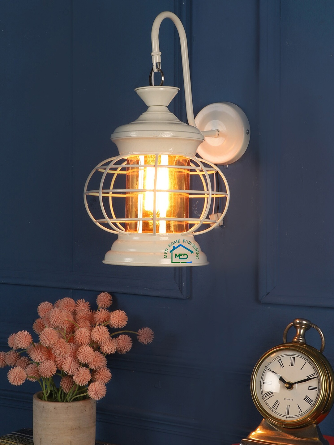 

MFD HOME FURNISHING White Quirky Wall Lamp