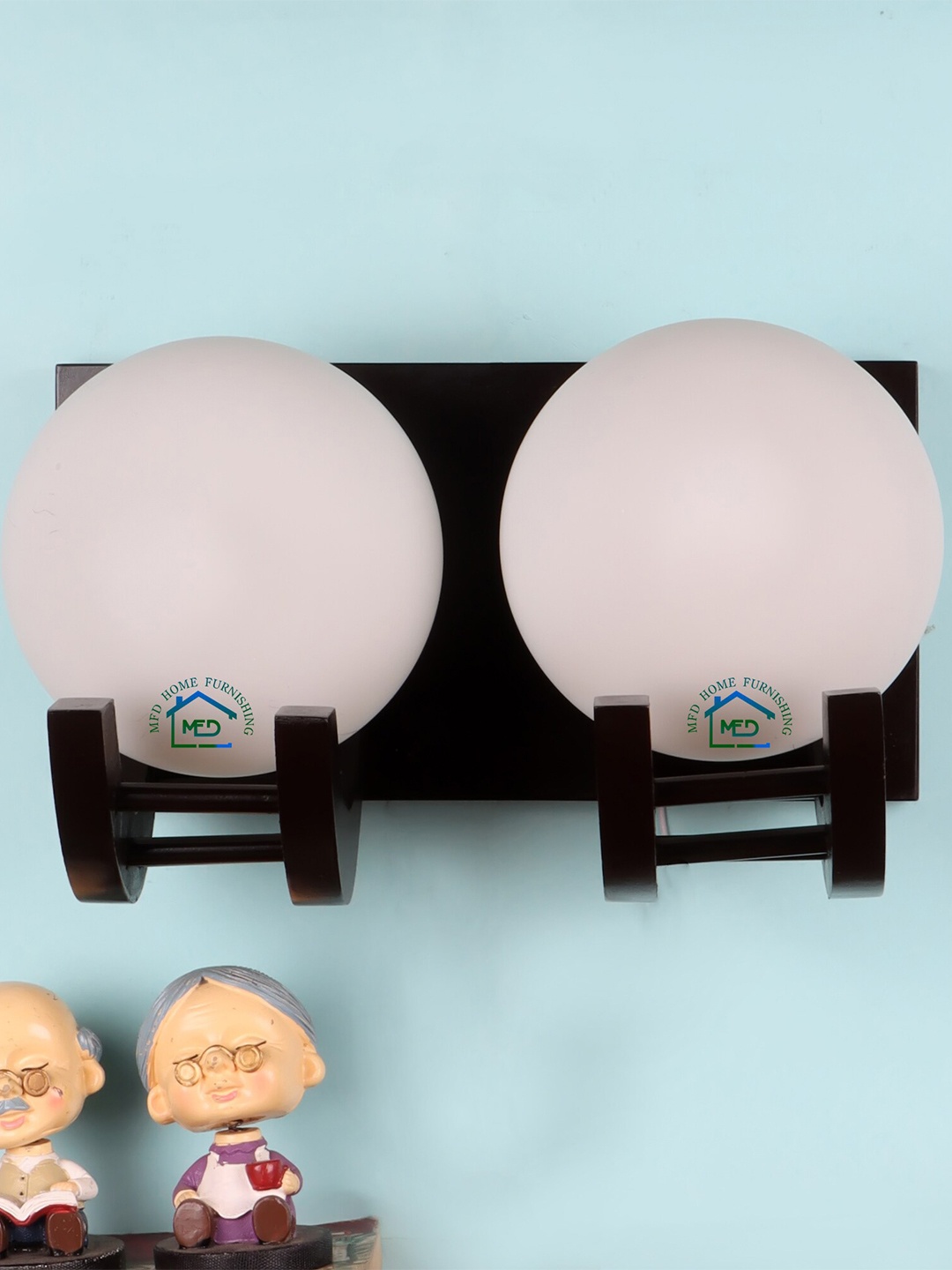 

MFD HOME FURNISHING Brown & White Spherical Shaped Wooden Wall Lamp