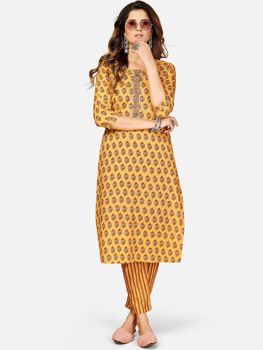 

Vbuyz Women Yellow & Orange Floral Printed Sequinned Pure Cotton Kurta with Trousers