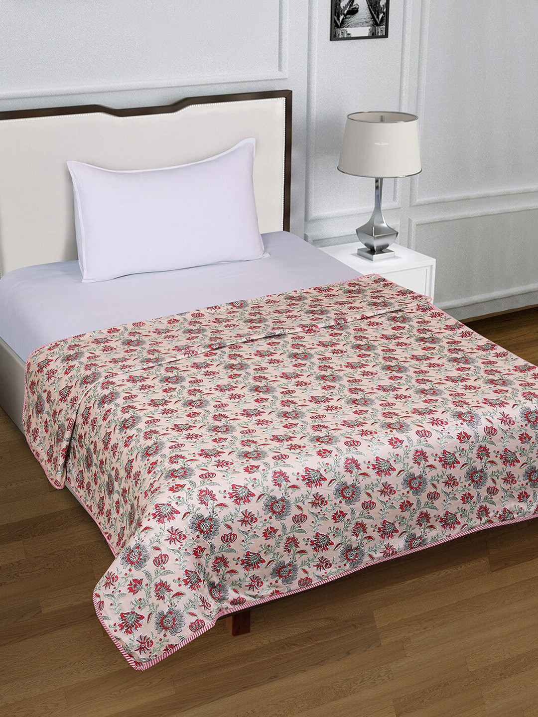 

ROMEE Beige & Red Floral AC Room 300 GSM Reversible Single Bed Dohar