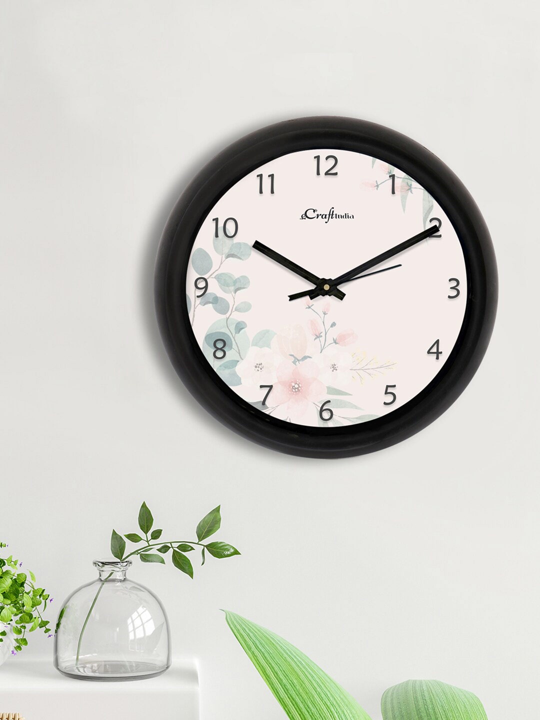 

eCraftIndia Beige & Black Printed Contemporary Analogue Wall Clock