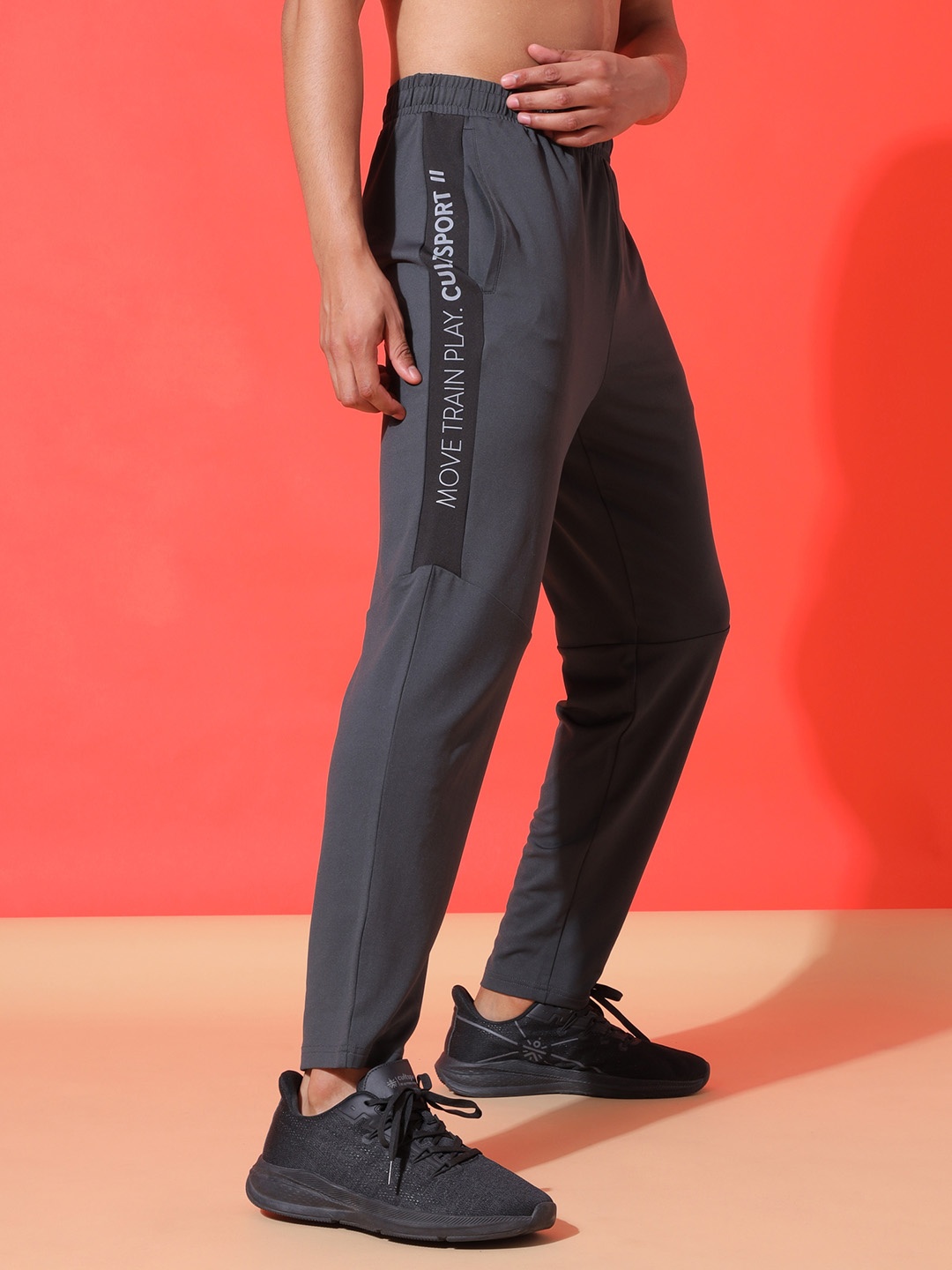 

Cultsport Men Grey Solid Mid Rise Track Pants