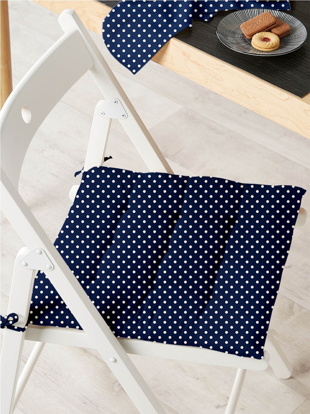 

Lushomes Blue & White Printed Cushion Chair Pads with 36 Knots and 4 Strings