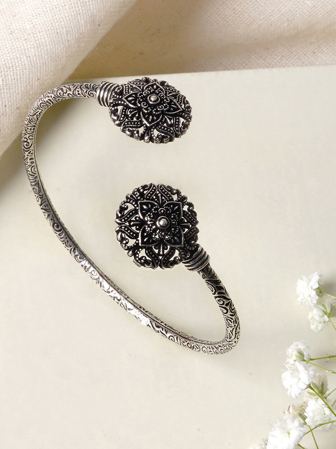

TEEJH Women Silver-Toned Oxidised Silver-Plated Bangle-Style Bracelet