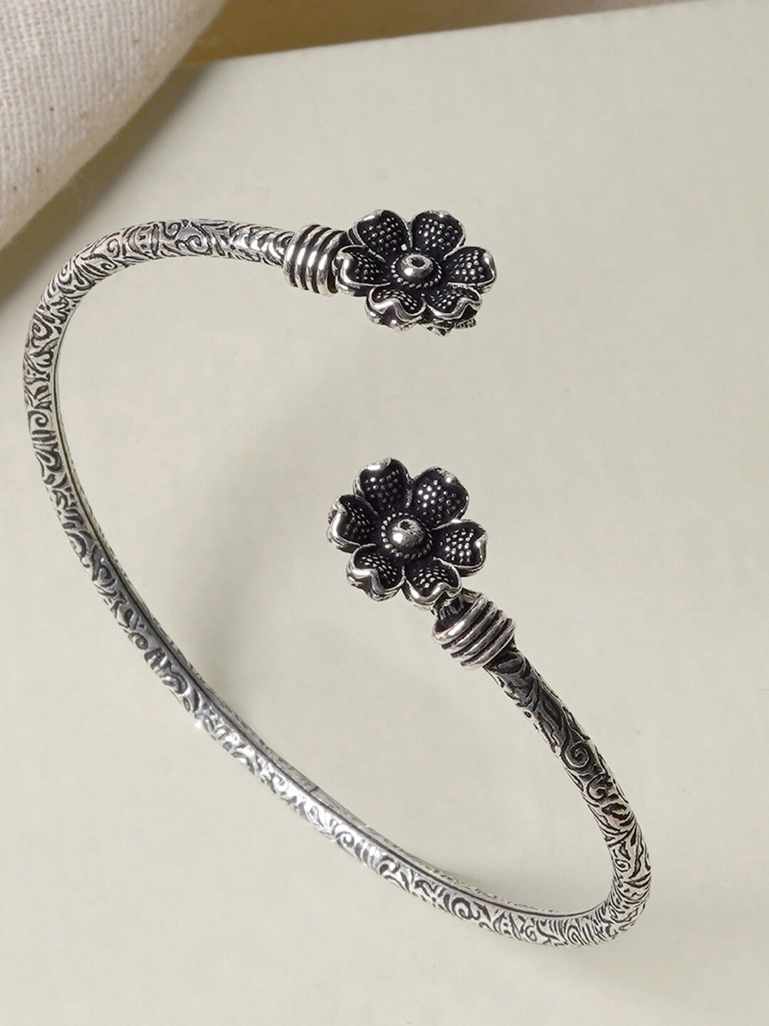 

TEEJH Women Silver-Toned Oxidised Silver-Plated Bangle-Style Bracelet