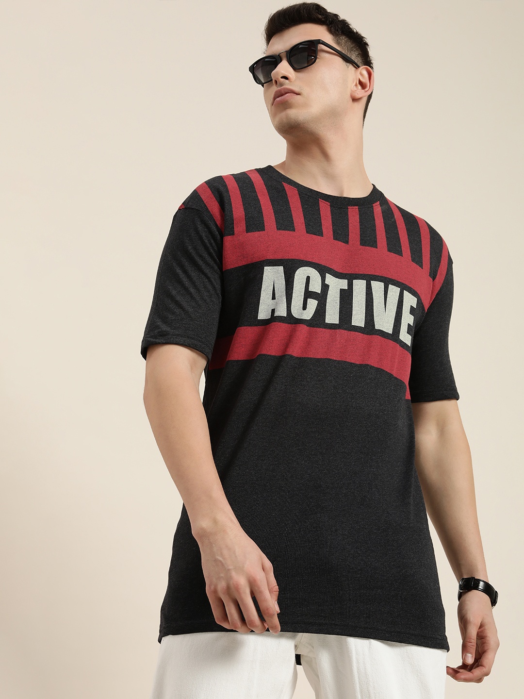 

Moda Rapido Men Longline Charcoal Grey & Red Graphic Printed Casual T-shirt