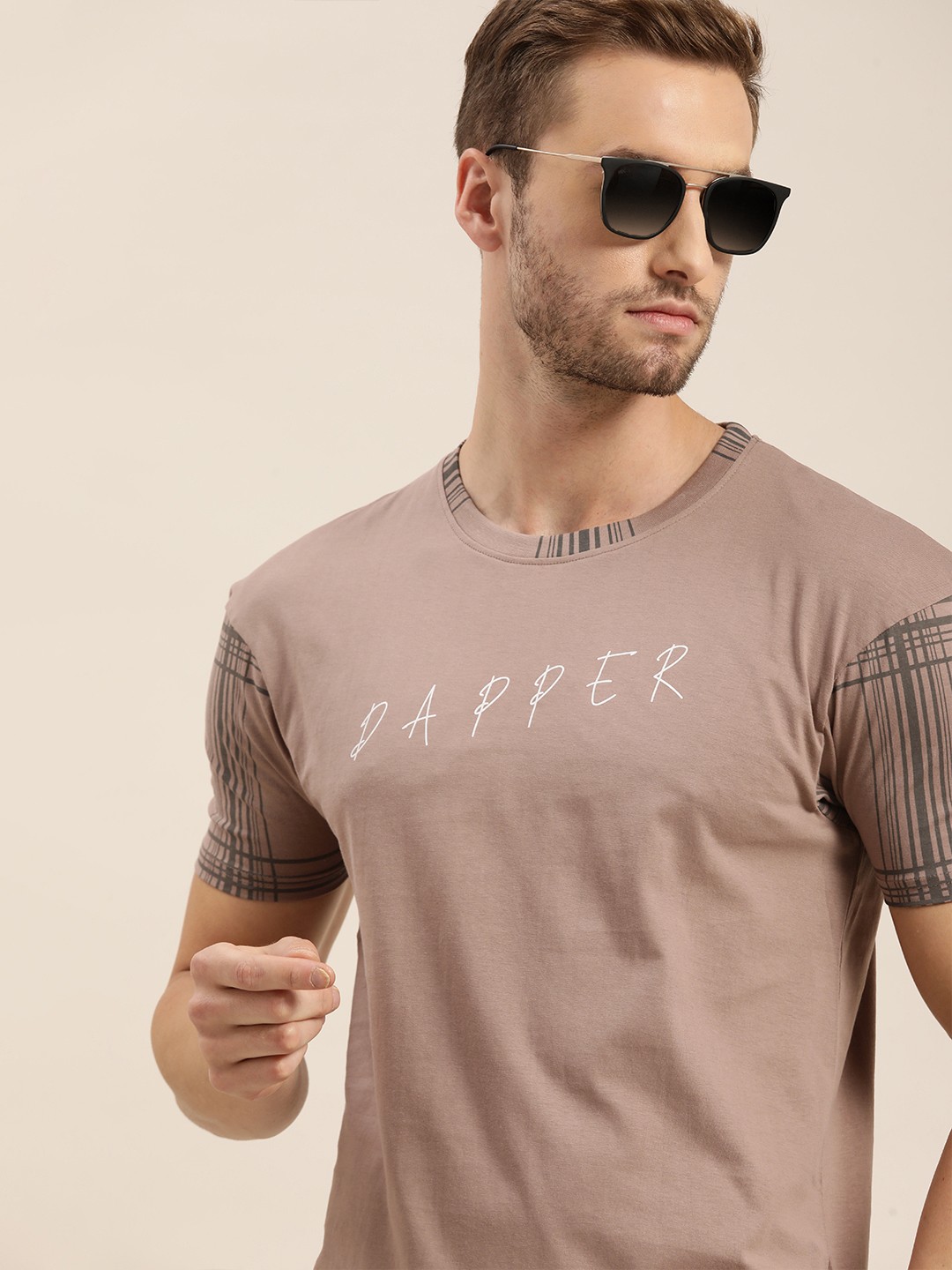 

Moda Rapido Men Nude-Coloured Typography Printed Pure Cotton Longline T-shirt
