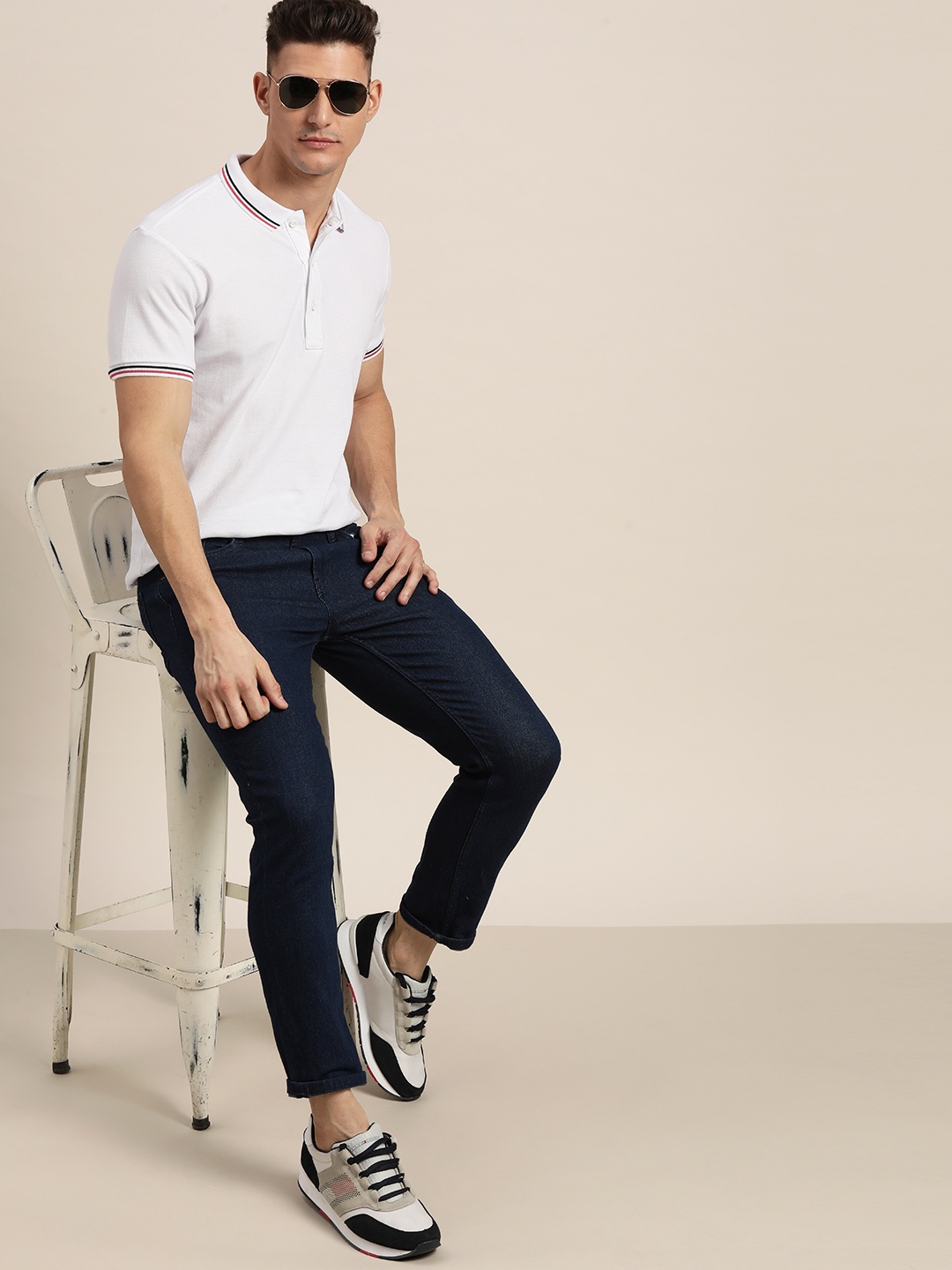

Moda Rapido Men White Pure Cotton Solid Polo Collar T-shirt