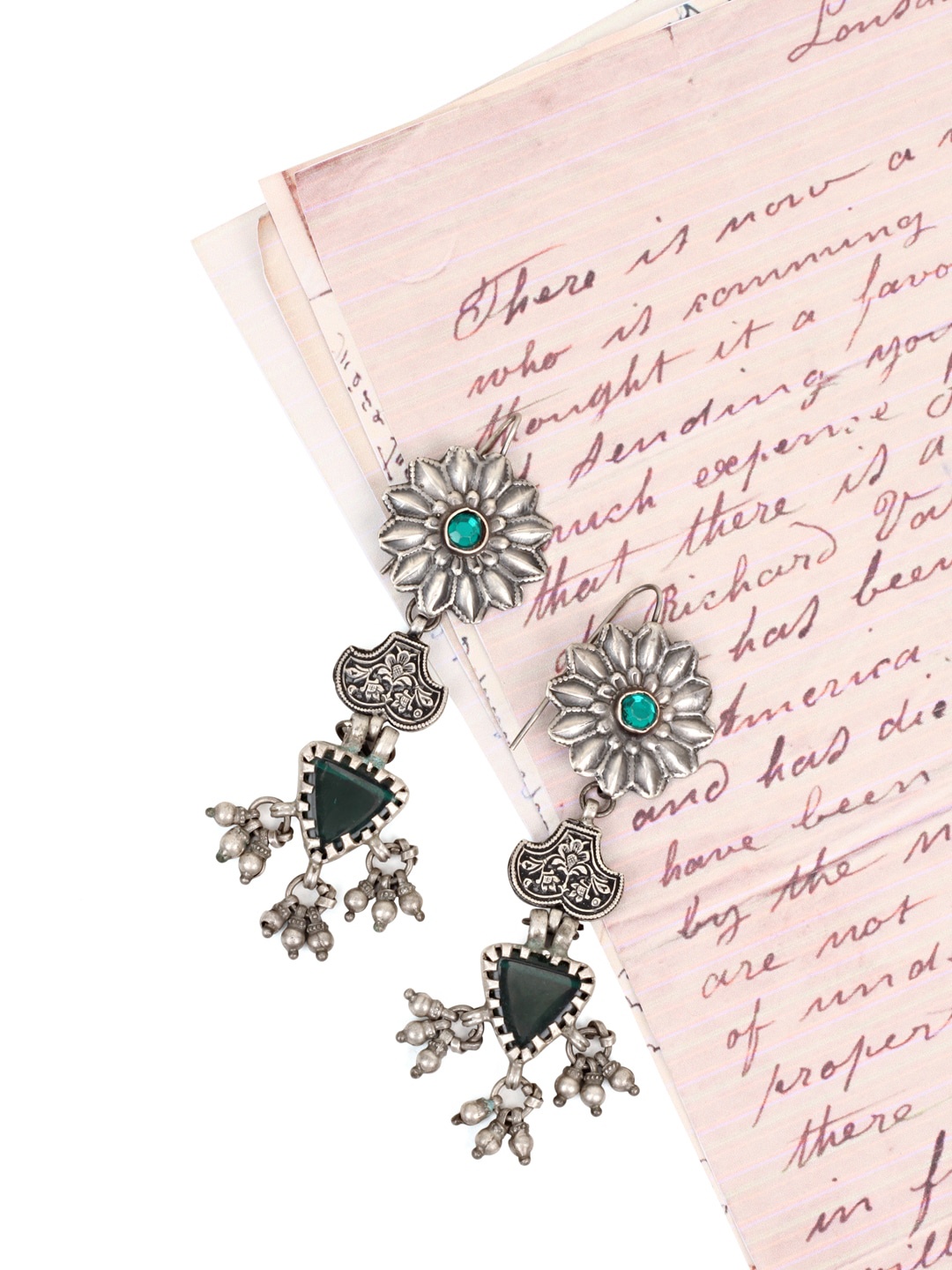 

SANGEETA BOOCHRA Silver-Toned & Green Emerald Studded Classic Drop Earrings