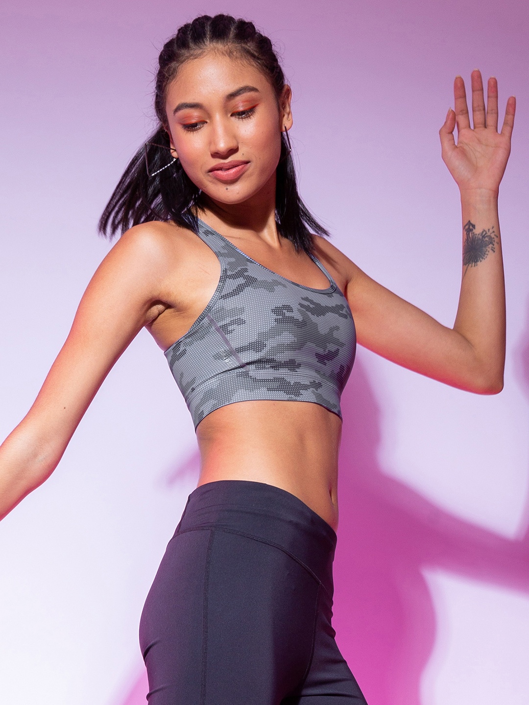 

Cultsport Grey & Black Abstract Workout Bra 601055-Grey