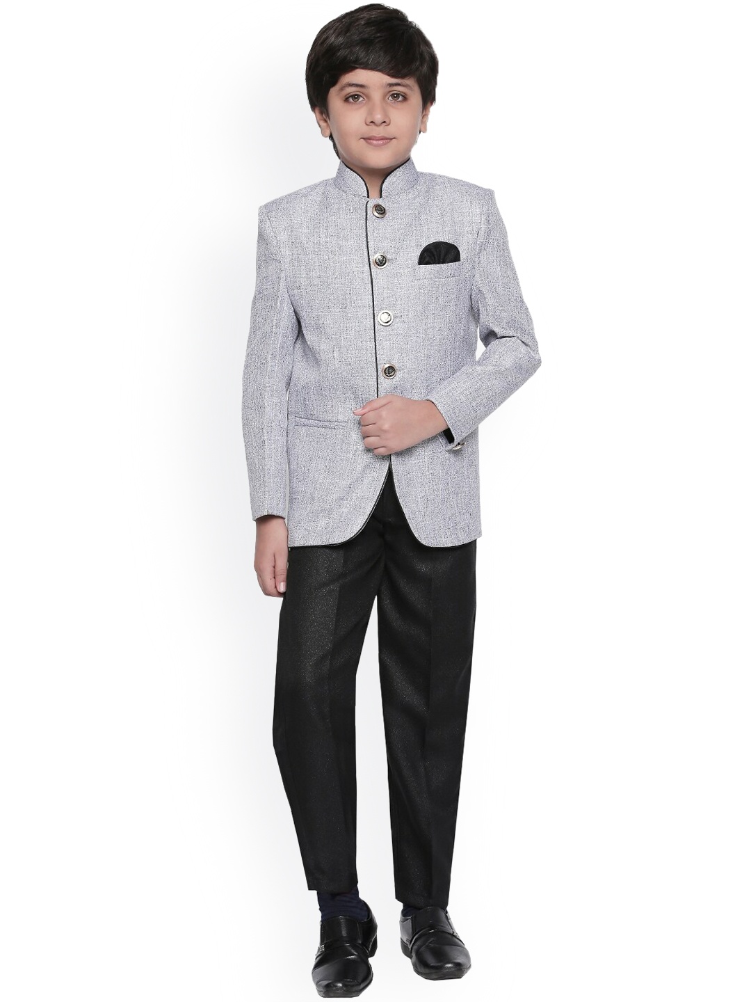 

Jeetethnics Boys Grey & Black Solid Single-Breasted Regular-Fit Party Suit