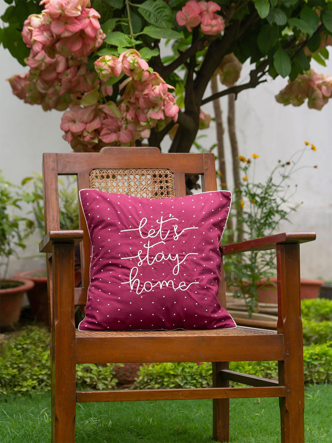 

BandBox Maroon & White Geometric Square Cushion Covers