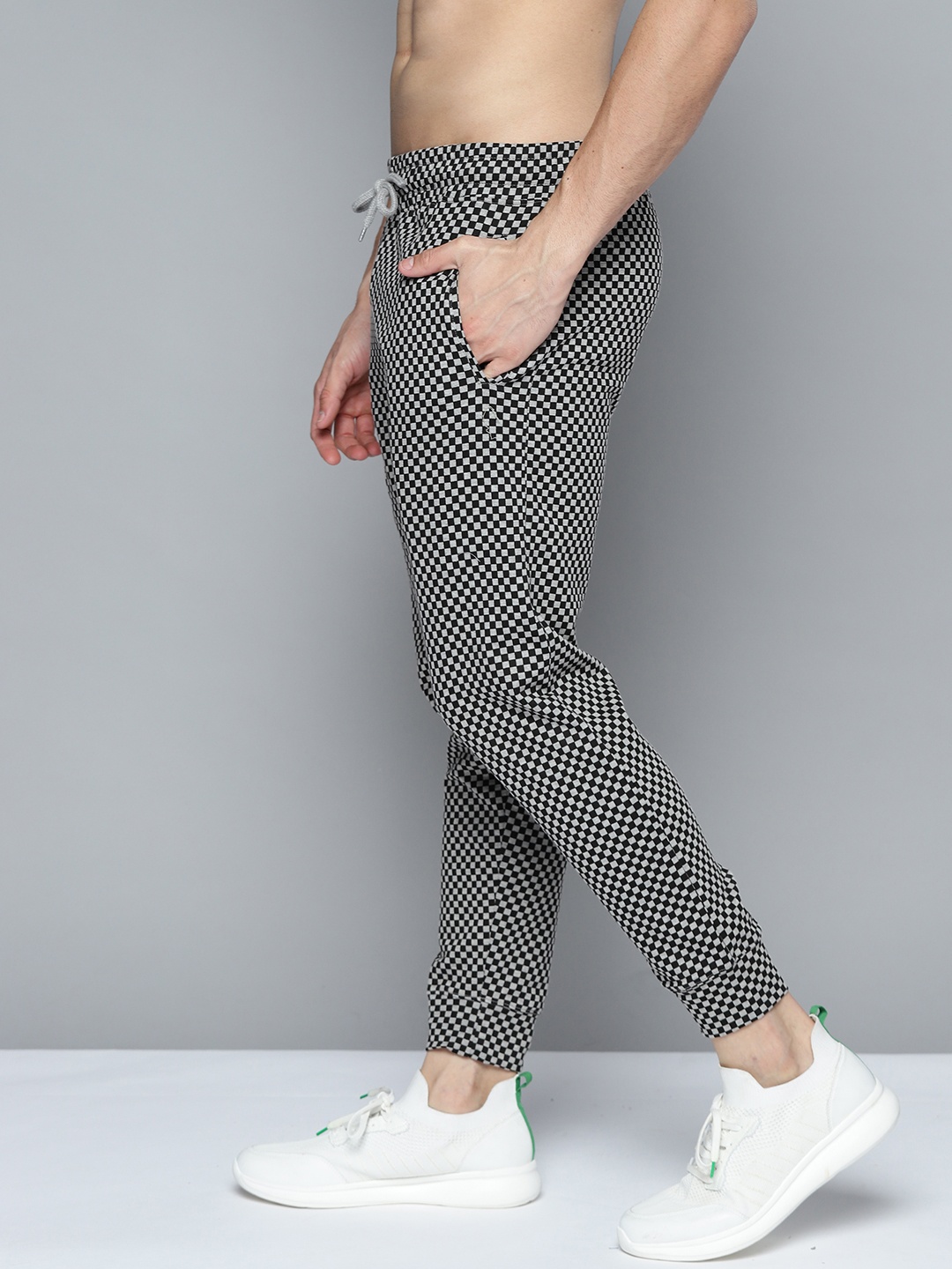 

HERE&NOW Men Grey Melange & Black Checked Joggers