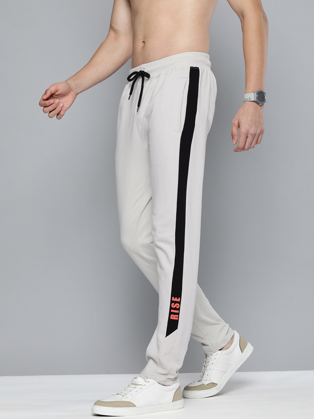 

HERE&NOW Men Blue & White Solid Track Pants, Silver