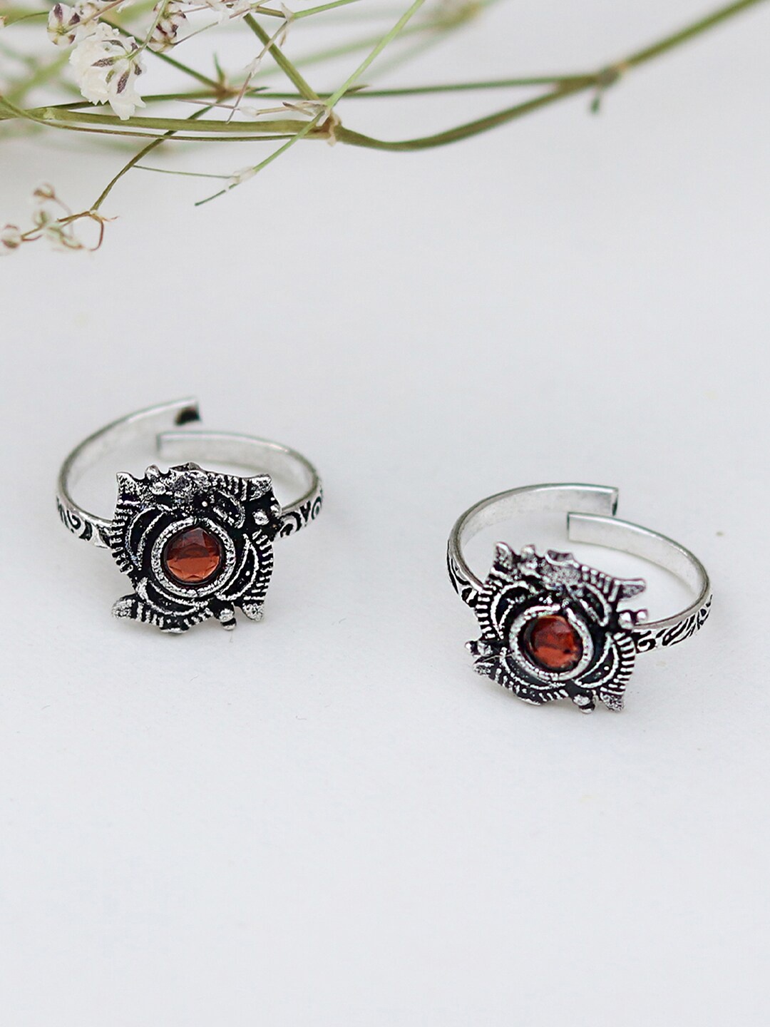 

TEEJH Set Of 2 Oxidised Silver-Plated Red Stone-Studded Toe Rings