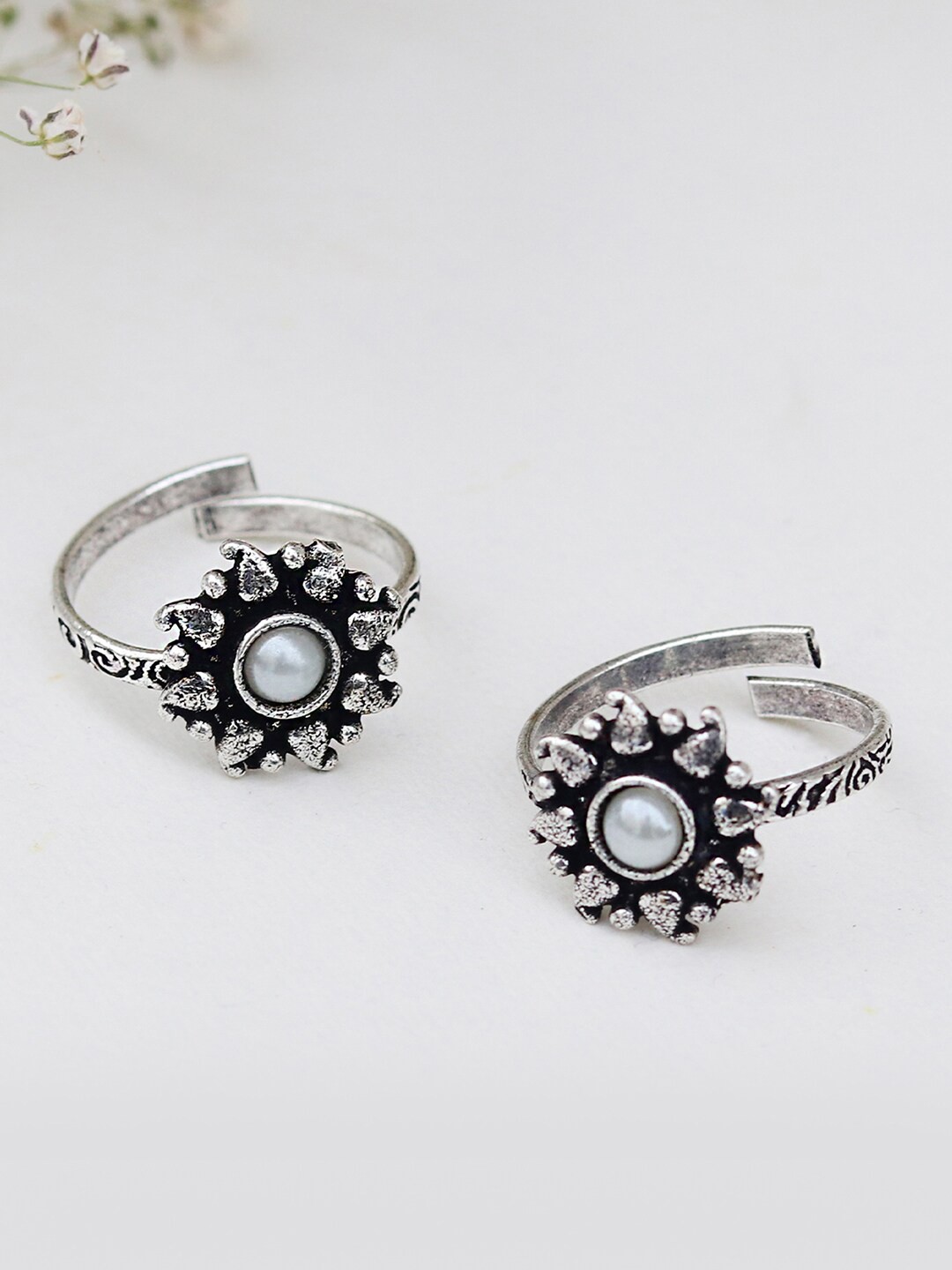 

TEEJH Set Of 2 Oxidised Silver-Plated White Stone-Studded Toe Rings