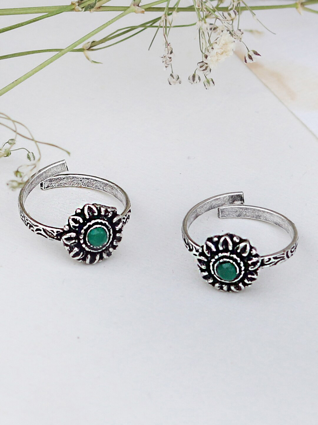 

TEEJH Set Of 2 Oxidised Silver-Plated Green Stone-Studded Toe Rings