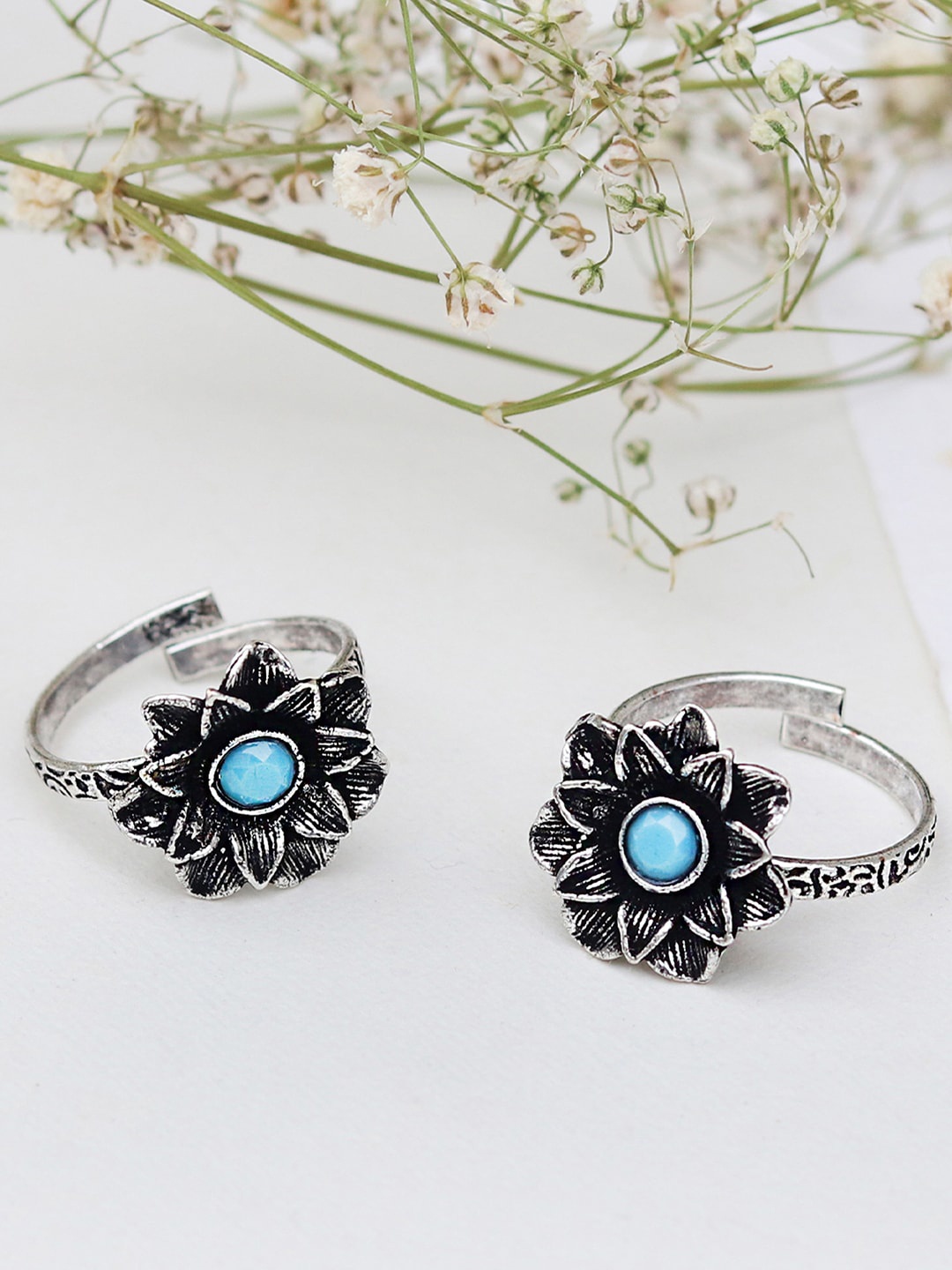 

TEEJH Set Of 2 Oxidised Silver-Plated Blue Stone-Studded Toe Rings