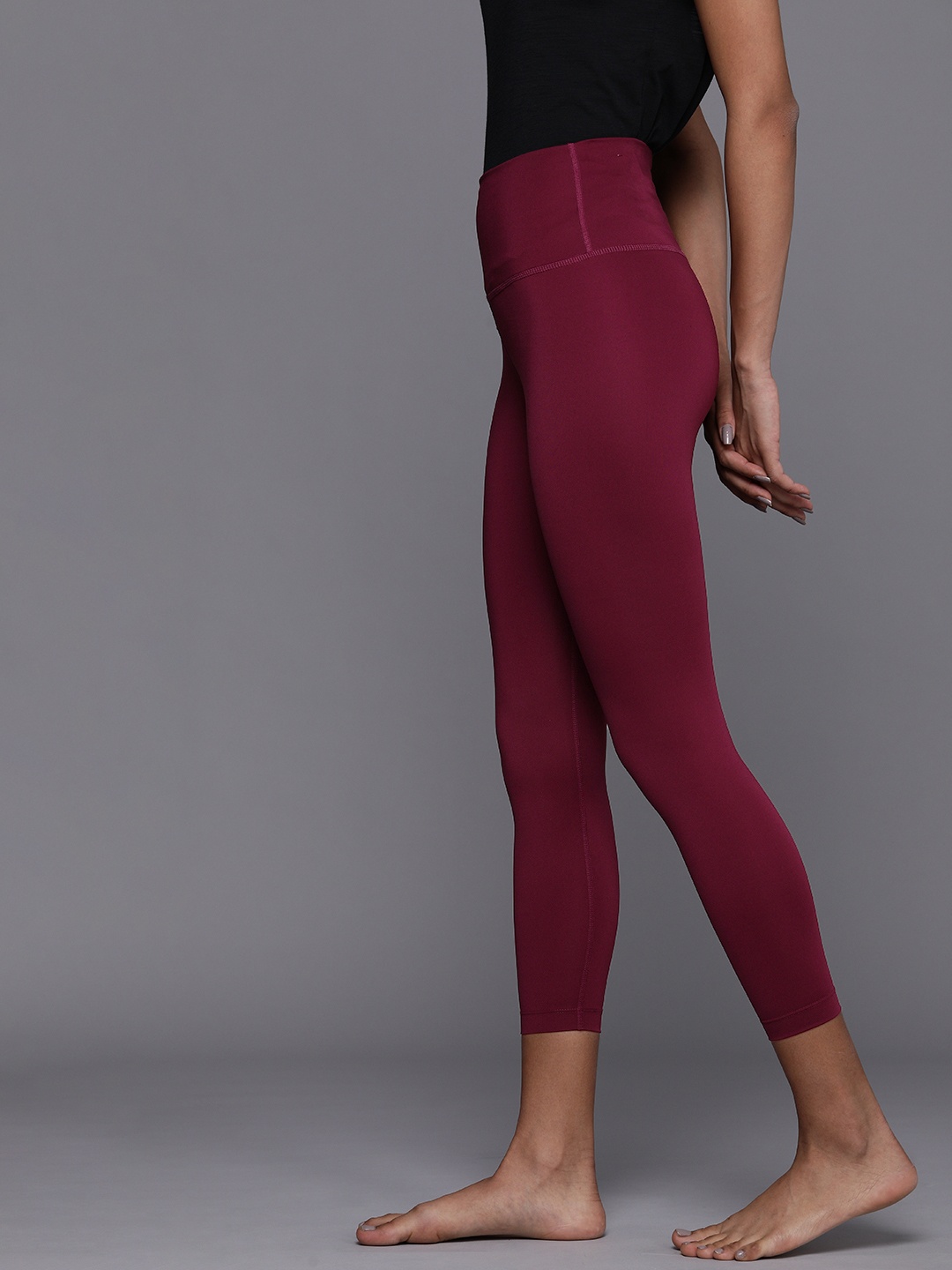 

Nike Women Burgundy Solid High-Waisted Dri-FIT 7/8 Sustainable Yoga Tights