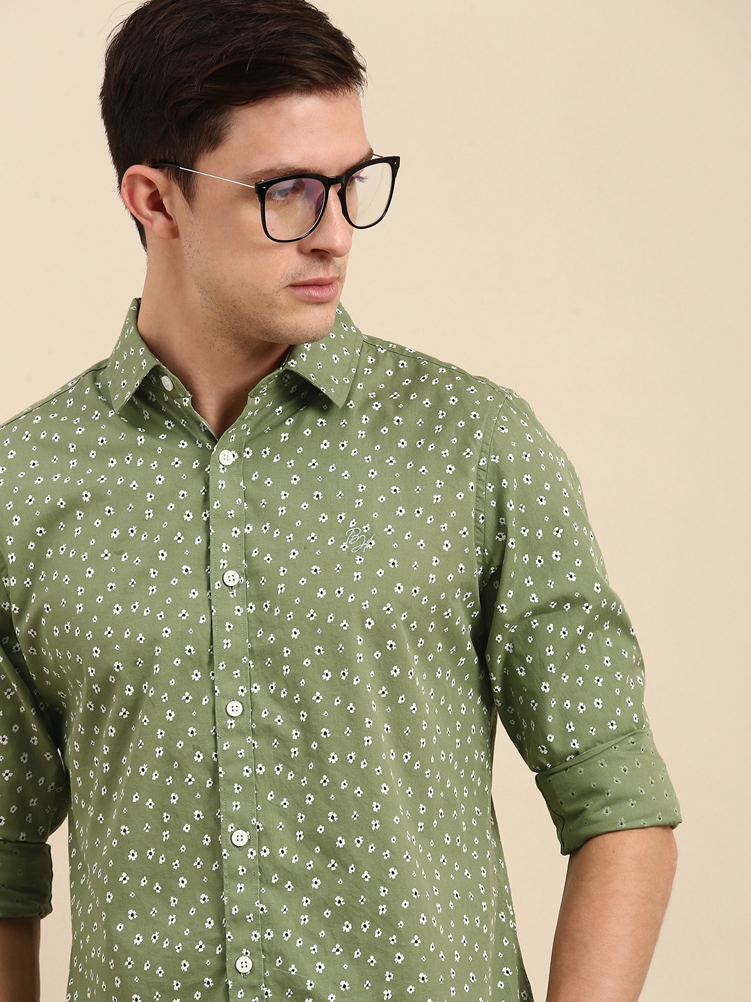 

Being Human Men Green & White Floral Printed Slim Fit Pure Cotton Casual Shirt