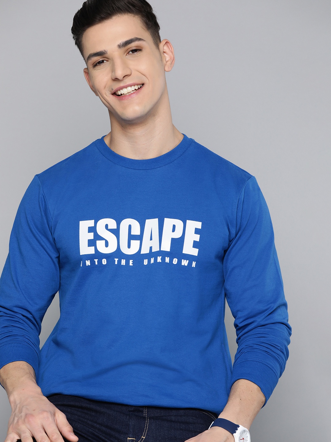 

Mast & Harbour Men Blue & White Printed Cotton Sweatshirt