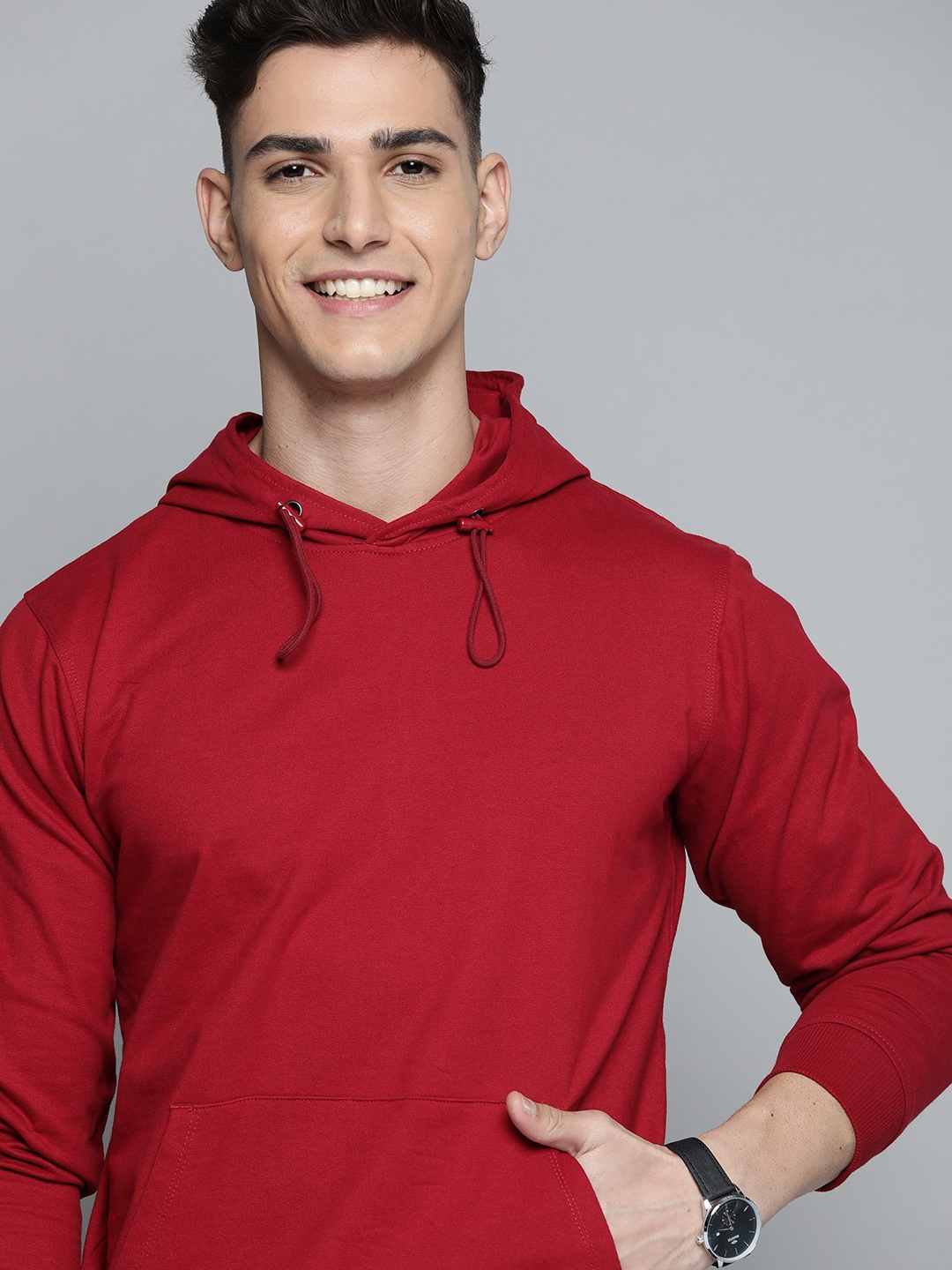 

Mast & Harbour Men Red Pure Cotton Solid Hooded Sweatshirt