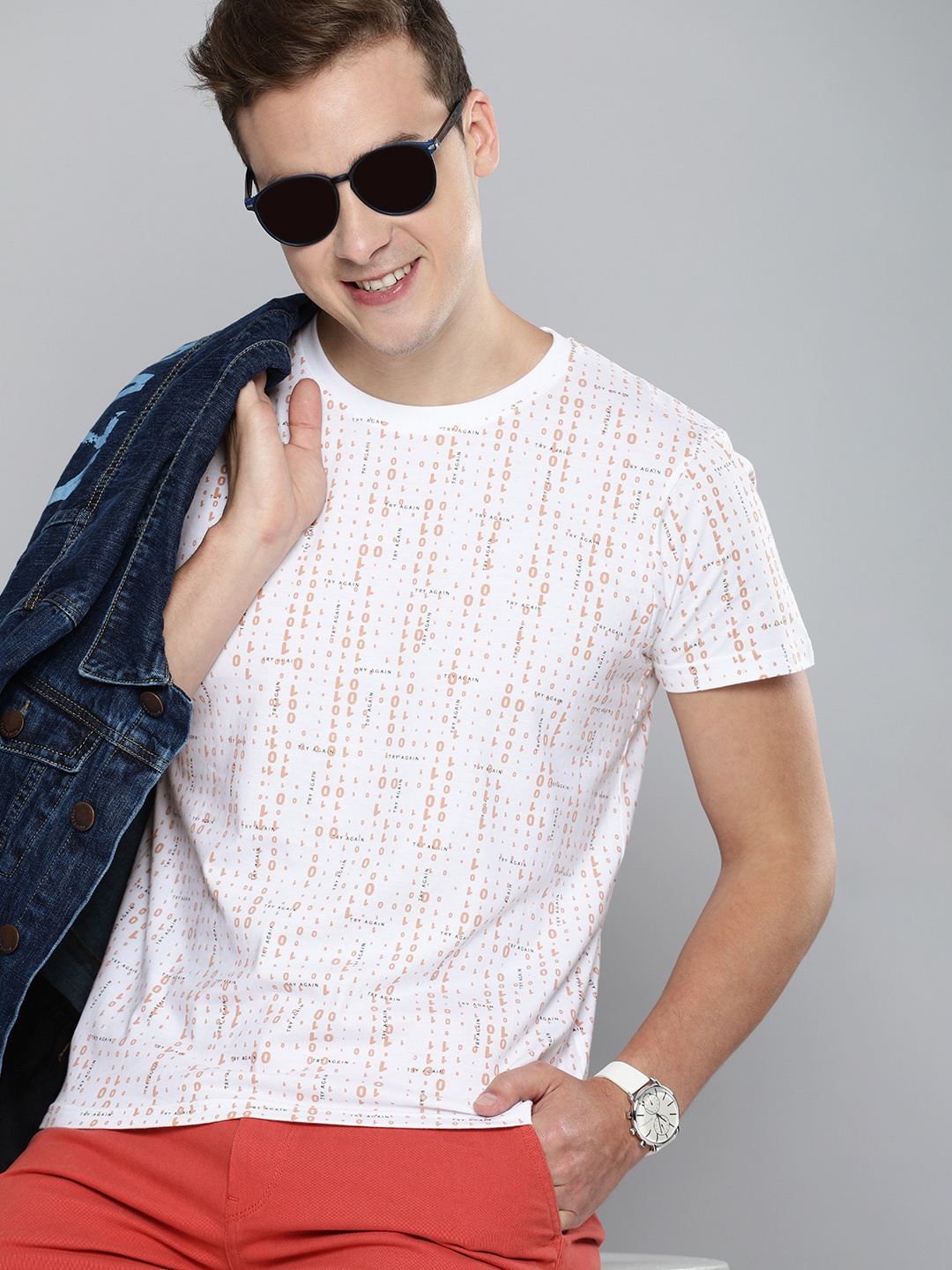

HERE&NOW Men White Geometric Printed Pure Cotton Casual T-shirt