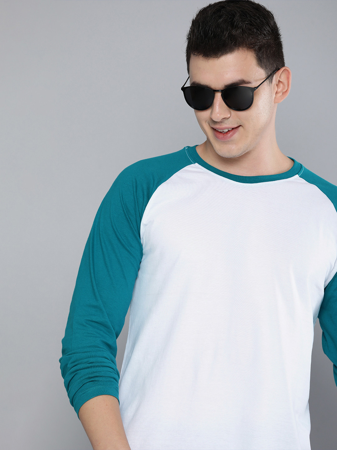 

HERE&NOW Men Turquoise Blue & White Colourblocked Casual T-shirt
