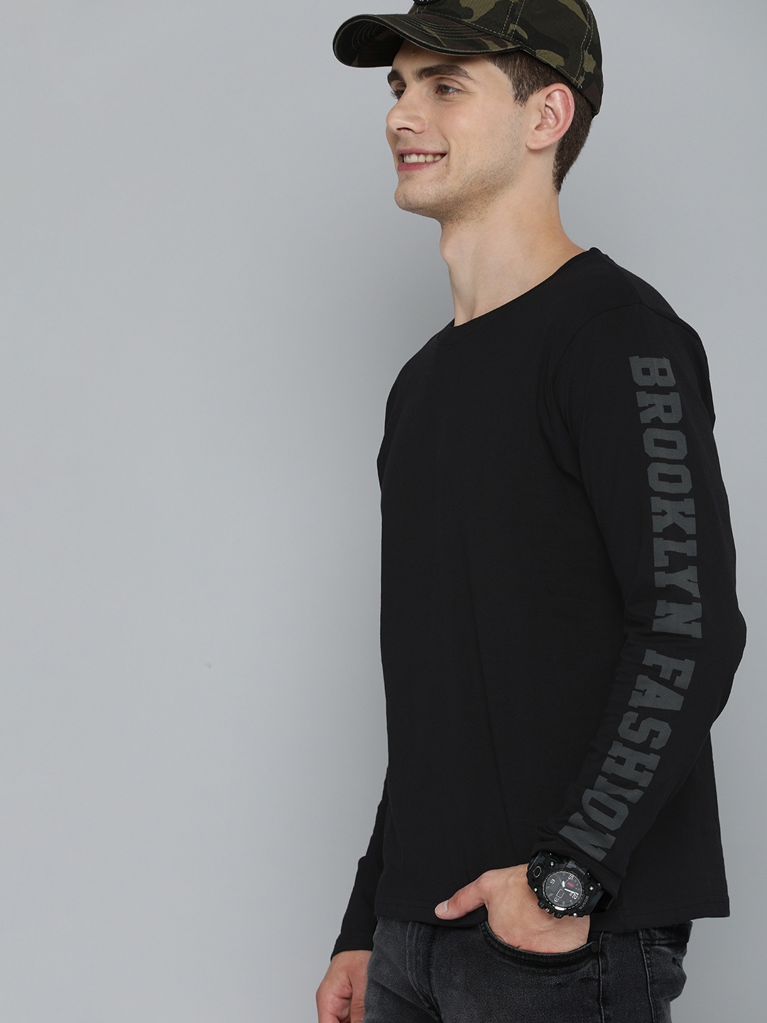 

HERE&NOW Men Black Solid Printed Sleeve Pure Cotton T-shirt