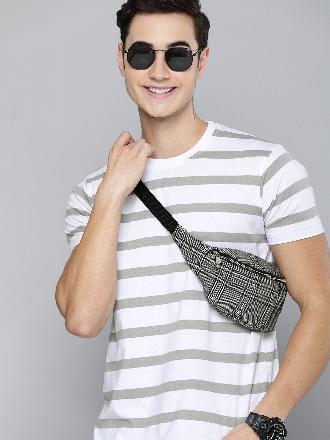 

HERE&NOW Men White & Grey Striped Round-Neck Pure Cotton Casual T-shirt