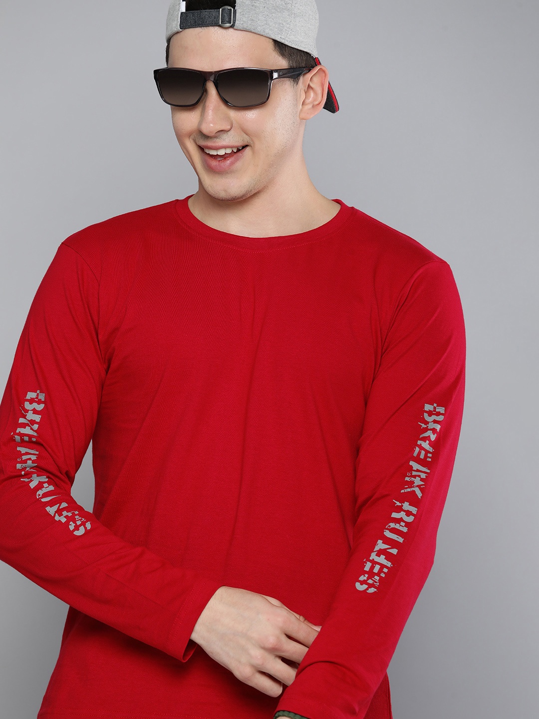

HERE&NOW Men Red & Grey Typography Printed Casual T-shirt