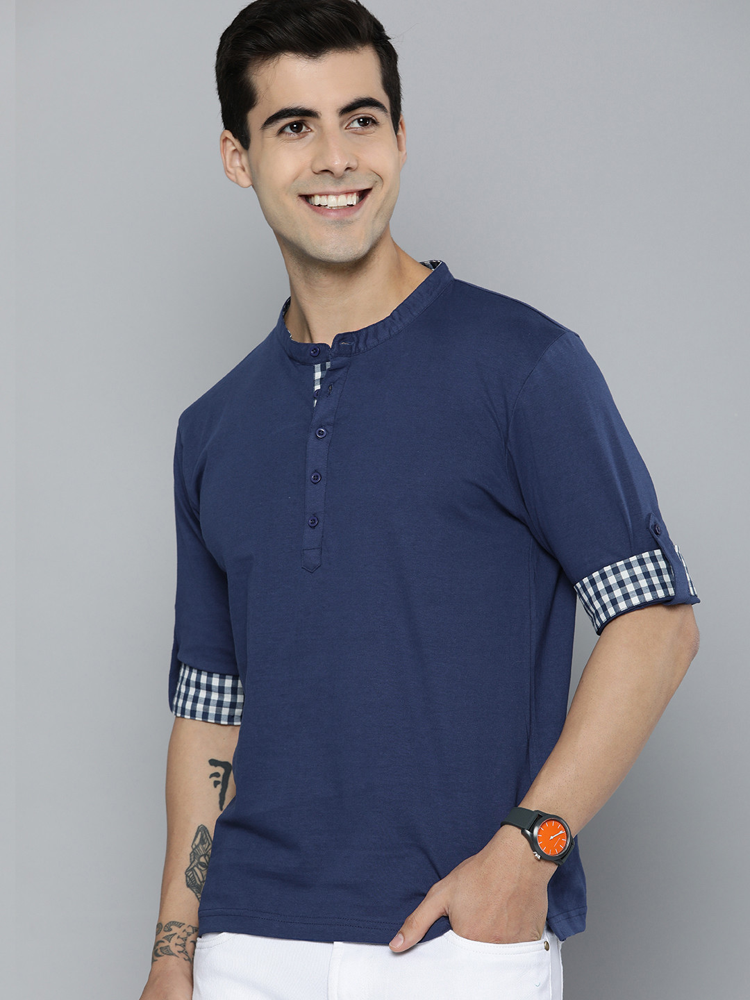 

HERE&NOW Men Navy Blue Mandarin Collar Roll-Up Sleeves Pure Cotton T-shirt