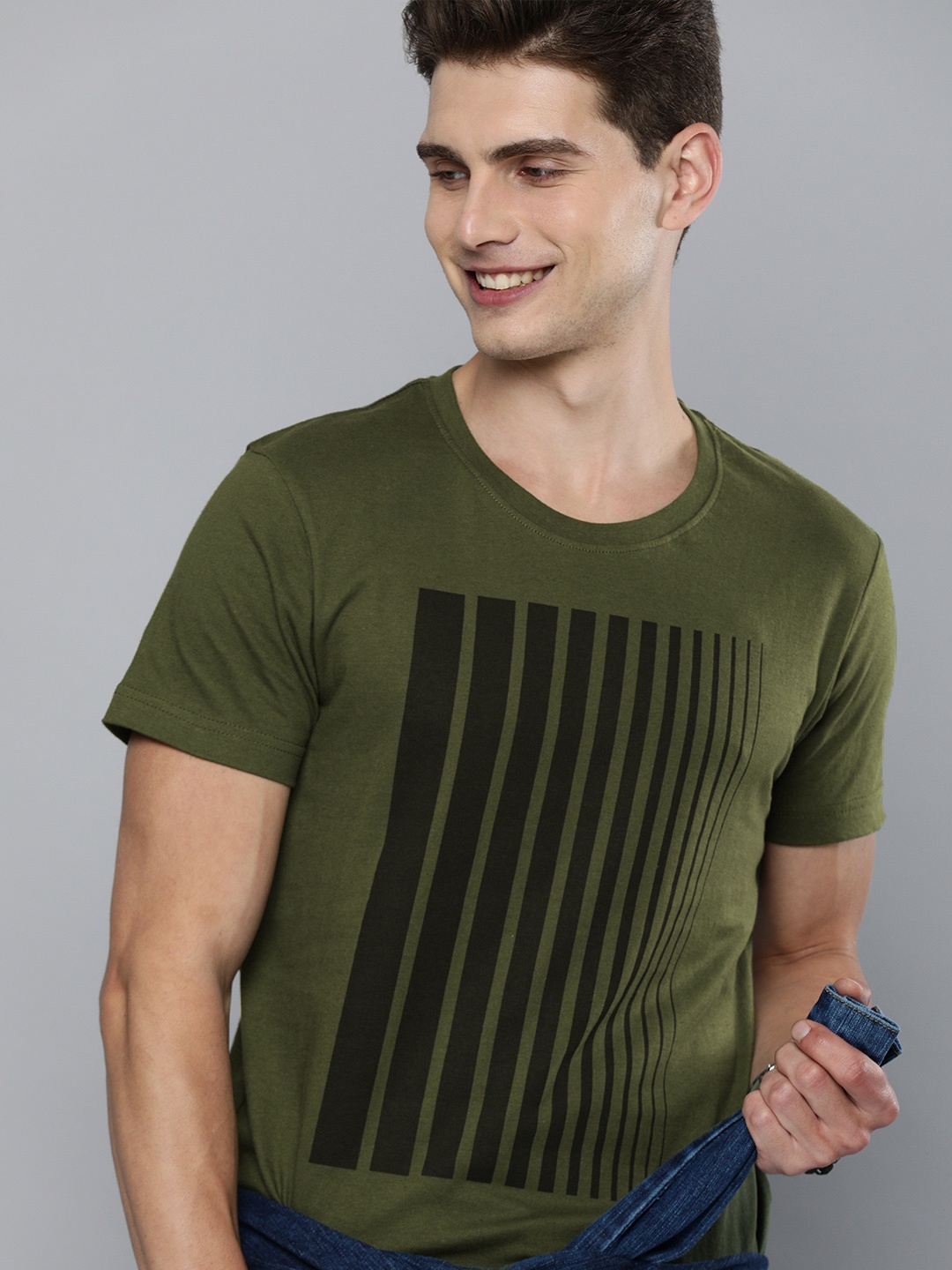 

HERE&NOW Men Olive Green & Black Printed T-shirt