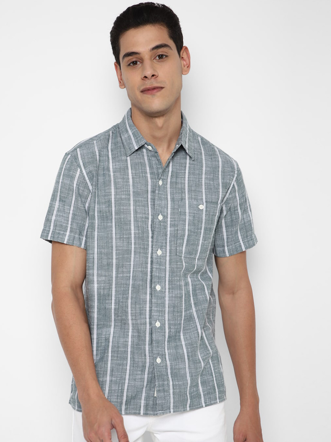 

AMERICAN EAGLE OUTFITTERS Men Grey Striped Regular Fit Casual Shirt