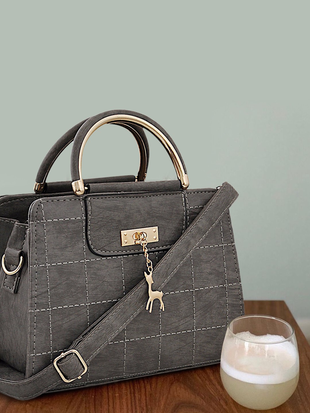 

Pez dorado Grey Structured Handheld Bag with Quilted
