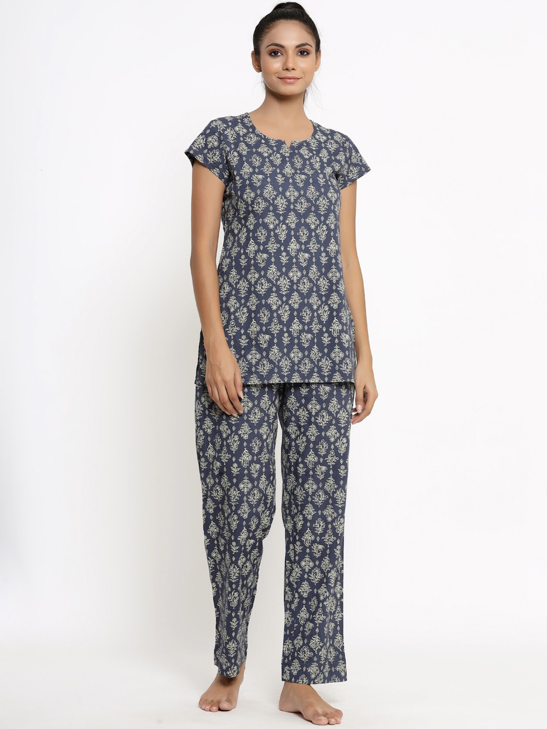 

kipek Women Grey & White Printed Night suit KK265GY