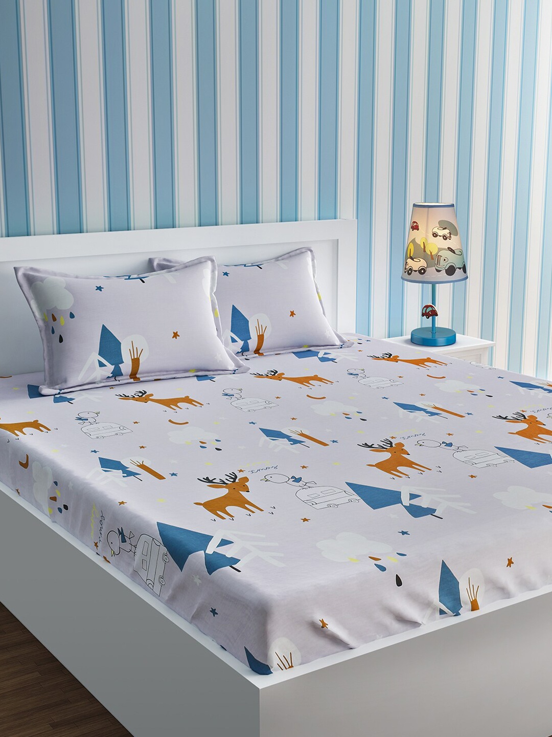 

URBAN DREAM Grey & Blue Printed 210 TC Cotton Queen Bedsheet with 2 Pillow Covers