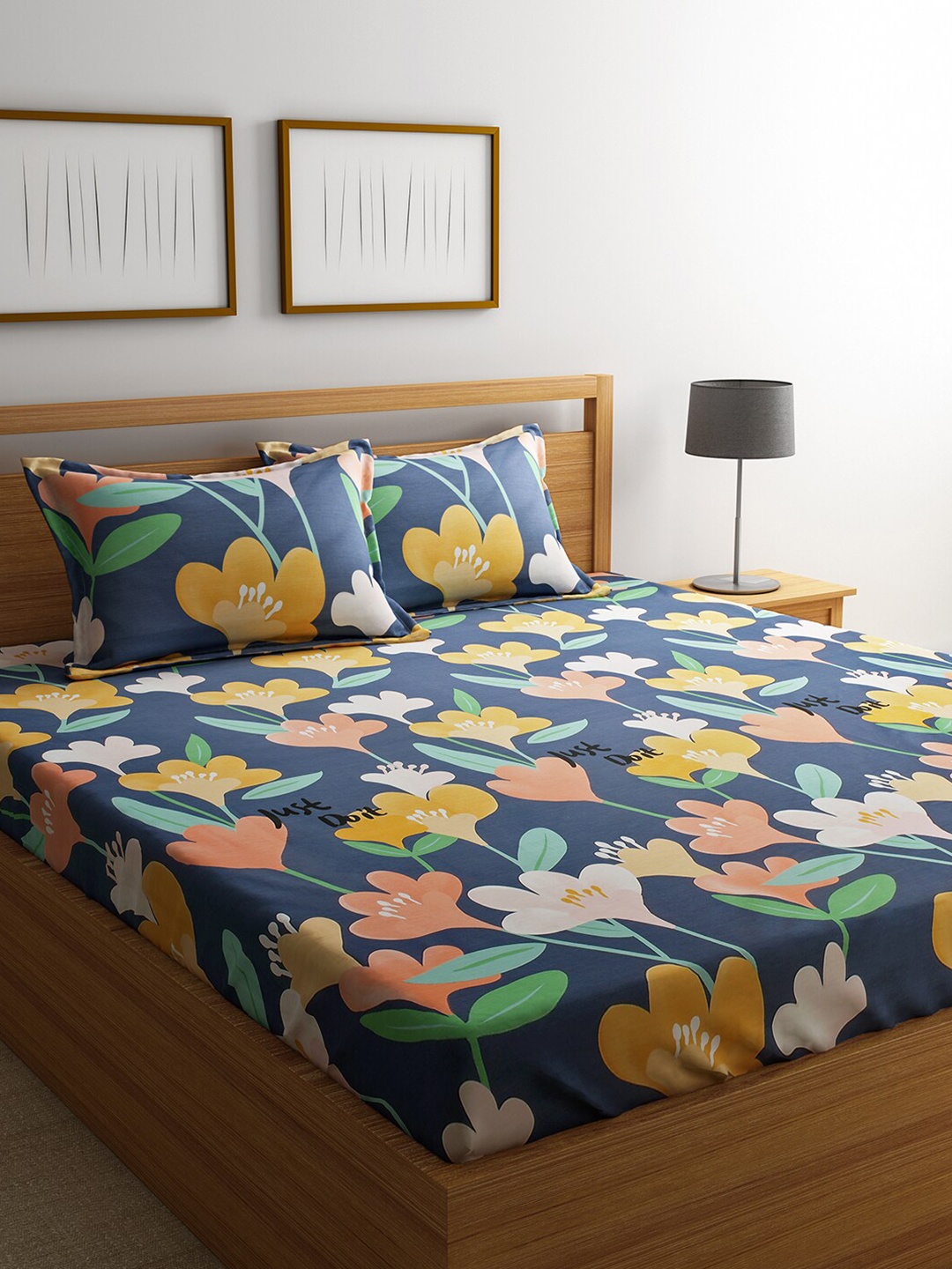 

URBAN DREAM Blue & Red Printed 210 TC Cotton Queen Bedsheet with 2 Pillow Covers
