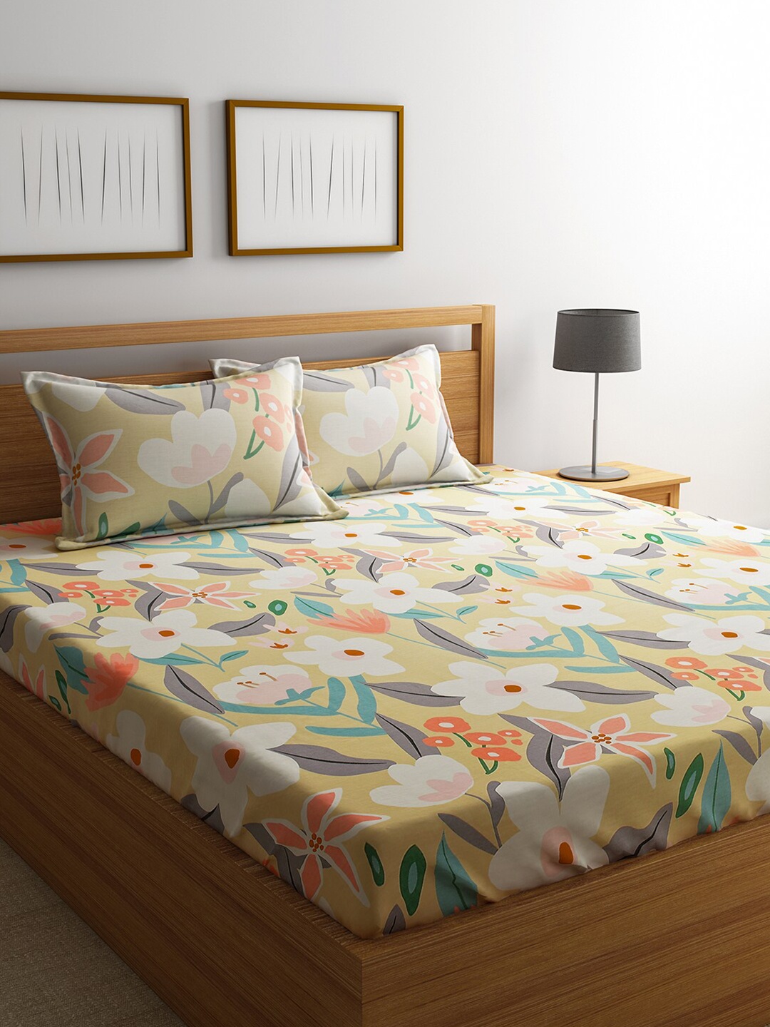 

URBAN DREAM Yellow Floral Printed 210 TC King Bedsheet with 2 Pillow Covers