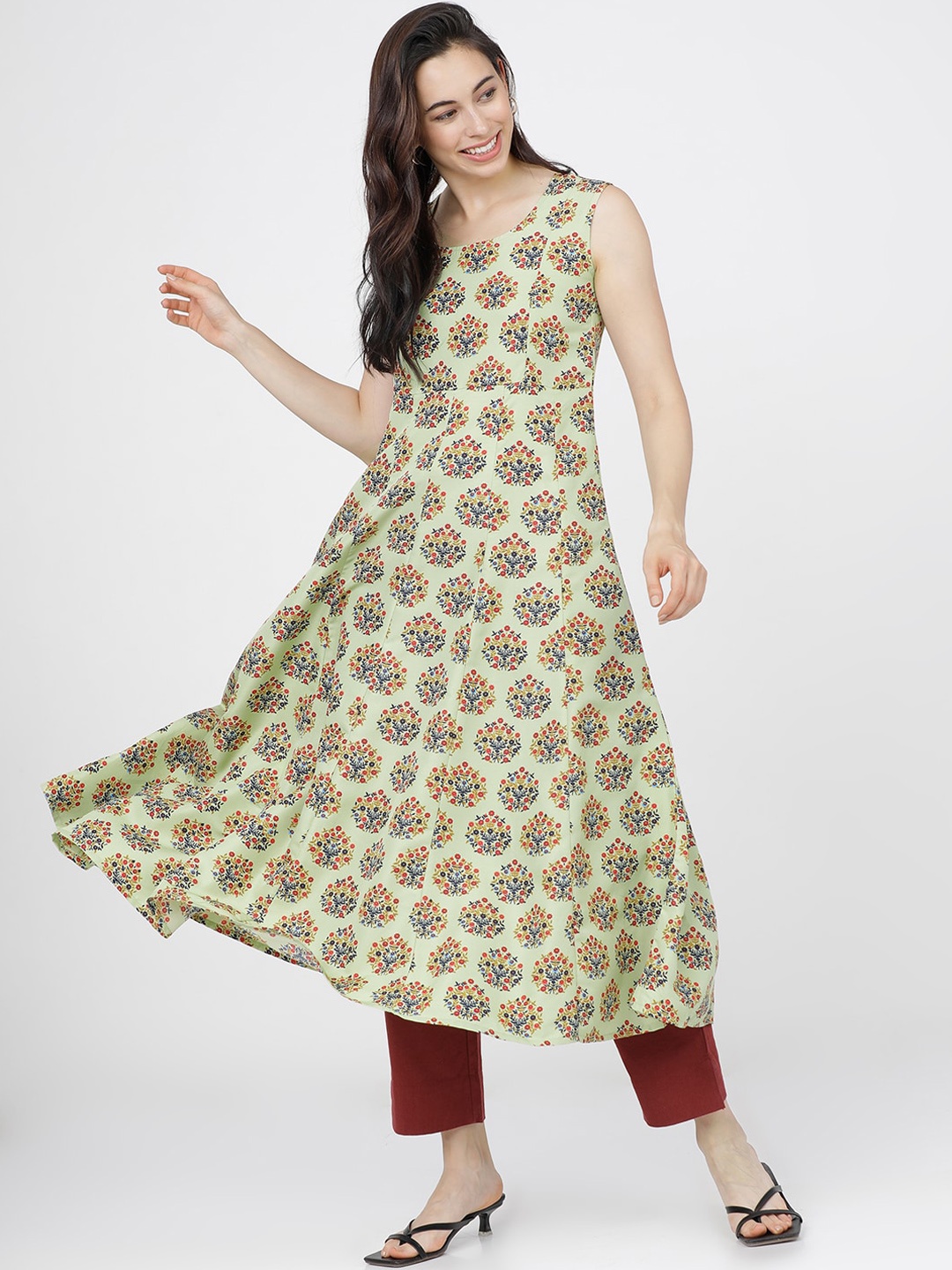 

Vishudh Women Green Floral Printed Gotta Patti Anarkali Kurta