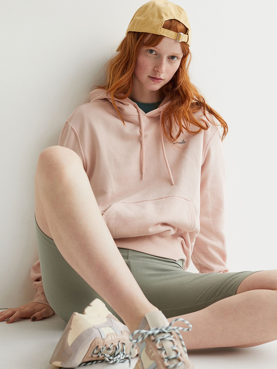 

H&M Women Pink Solid Hoodie