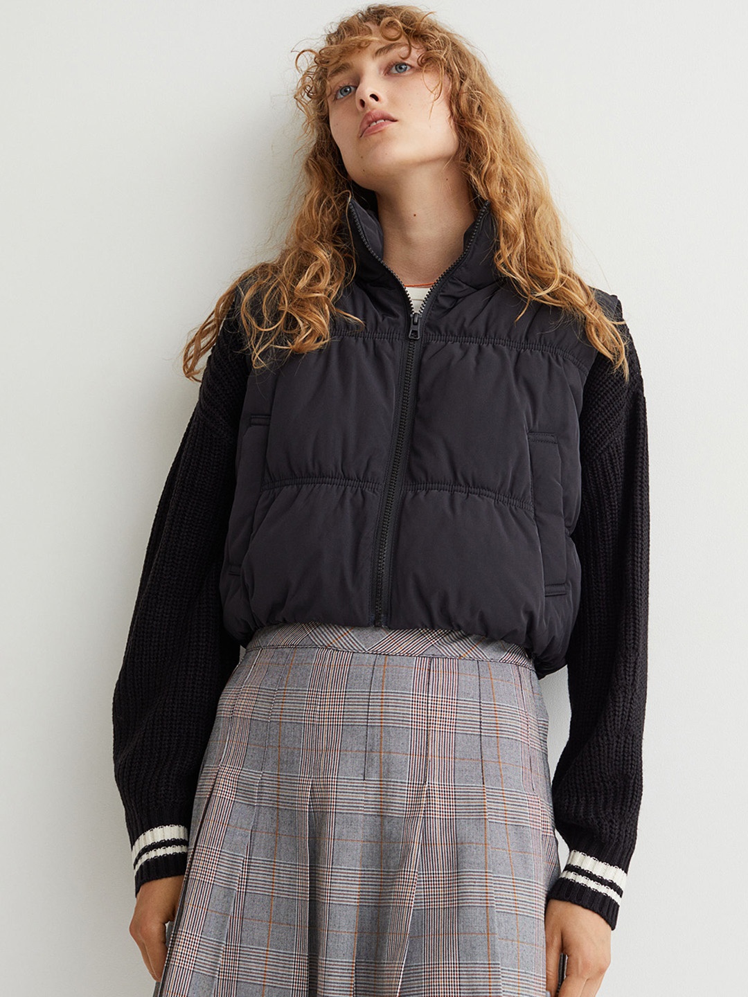 

H&M Women Black Cropped Gilet