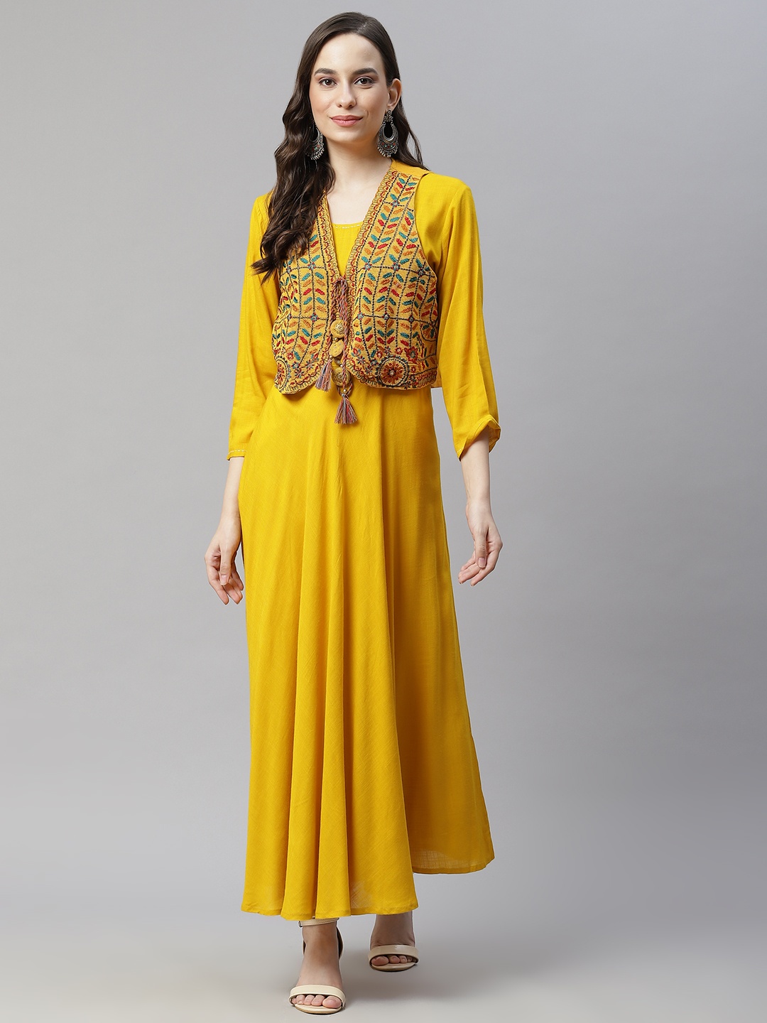 Readiprint Fashions Women Yellow & Mustard Yellow Embroidered Thread Work Kurta