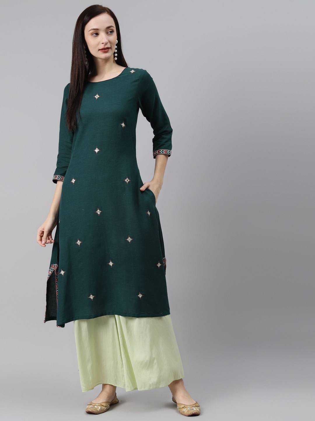

Rangriti Women Green Embroidered Kurta